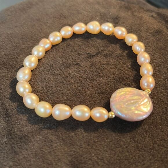 NWT PURPLE COIN KESHI PEARL & PEACH FRESHWATER STRETCH PEAL BRACELET IN SS. - Picture 2 of 15